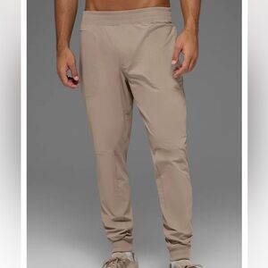 ALO Yoga joggers